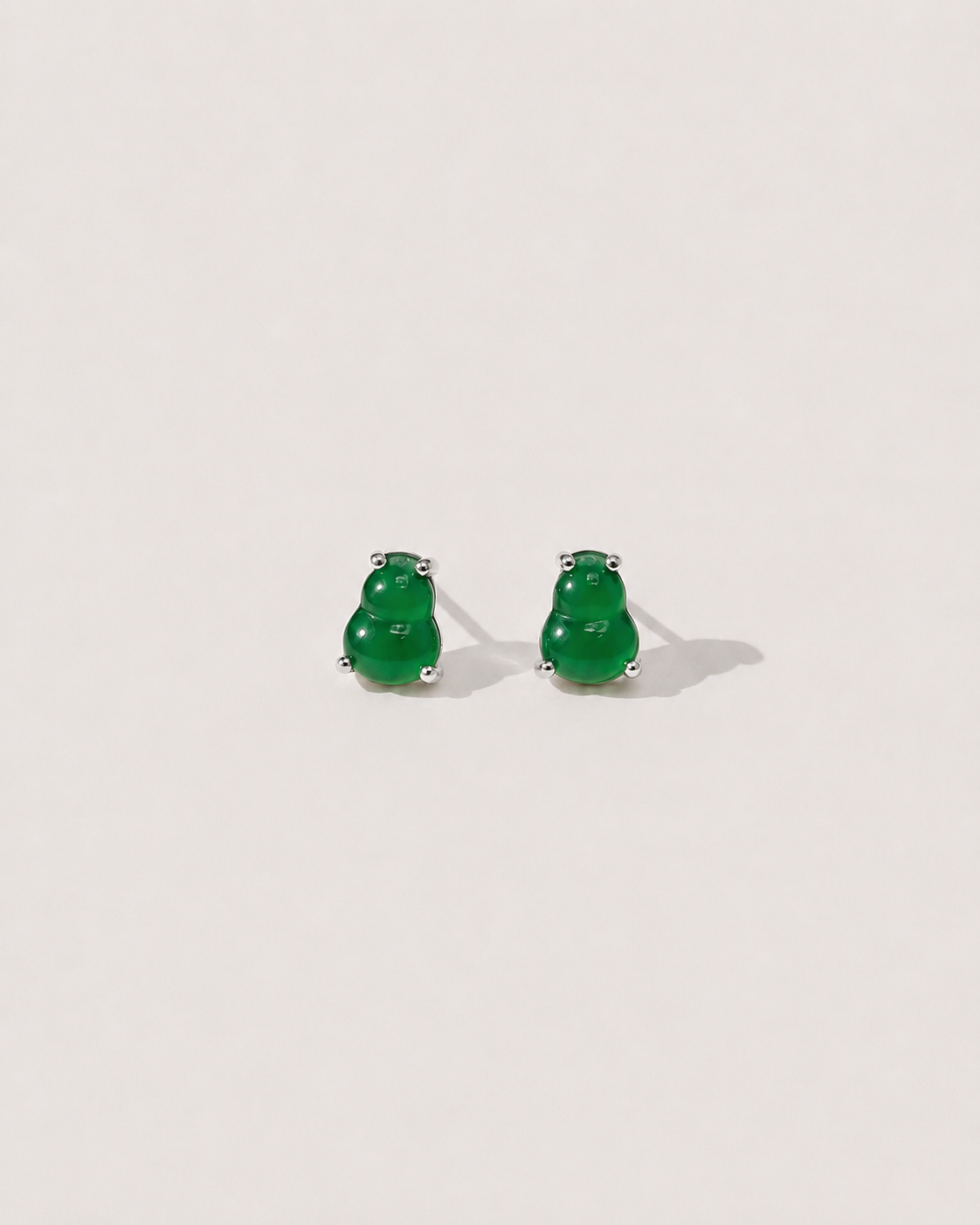 冰绿葫芦翡翠耳钉 | Icy Jade Gourd Earring