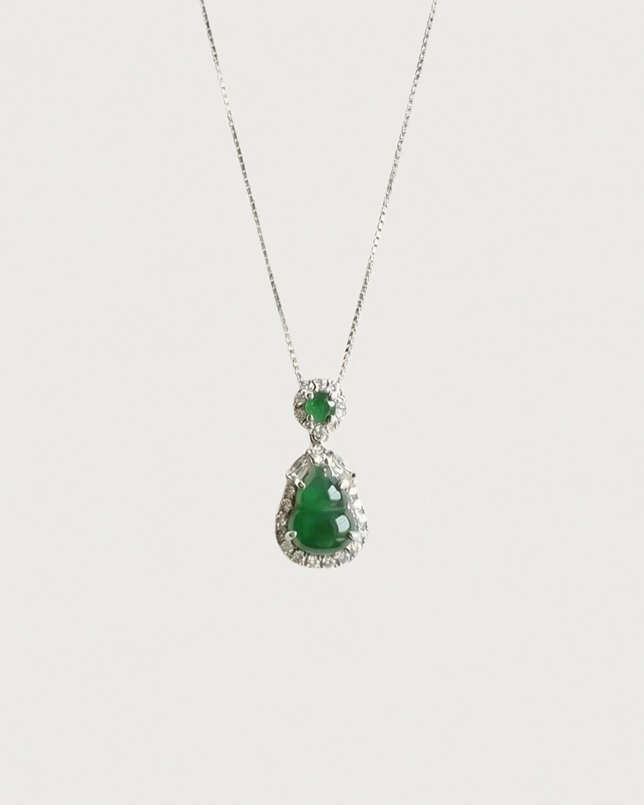 冰阳绿透葫芦翡翠| ICY GREEN JADE GOURD NECKLACE『Premium Grade』