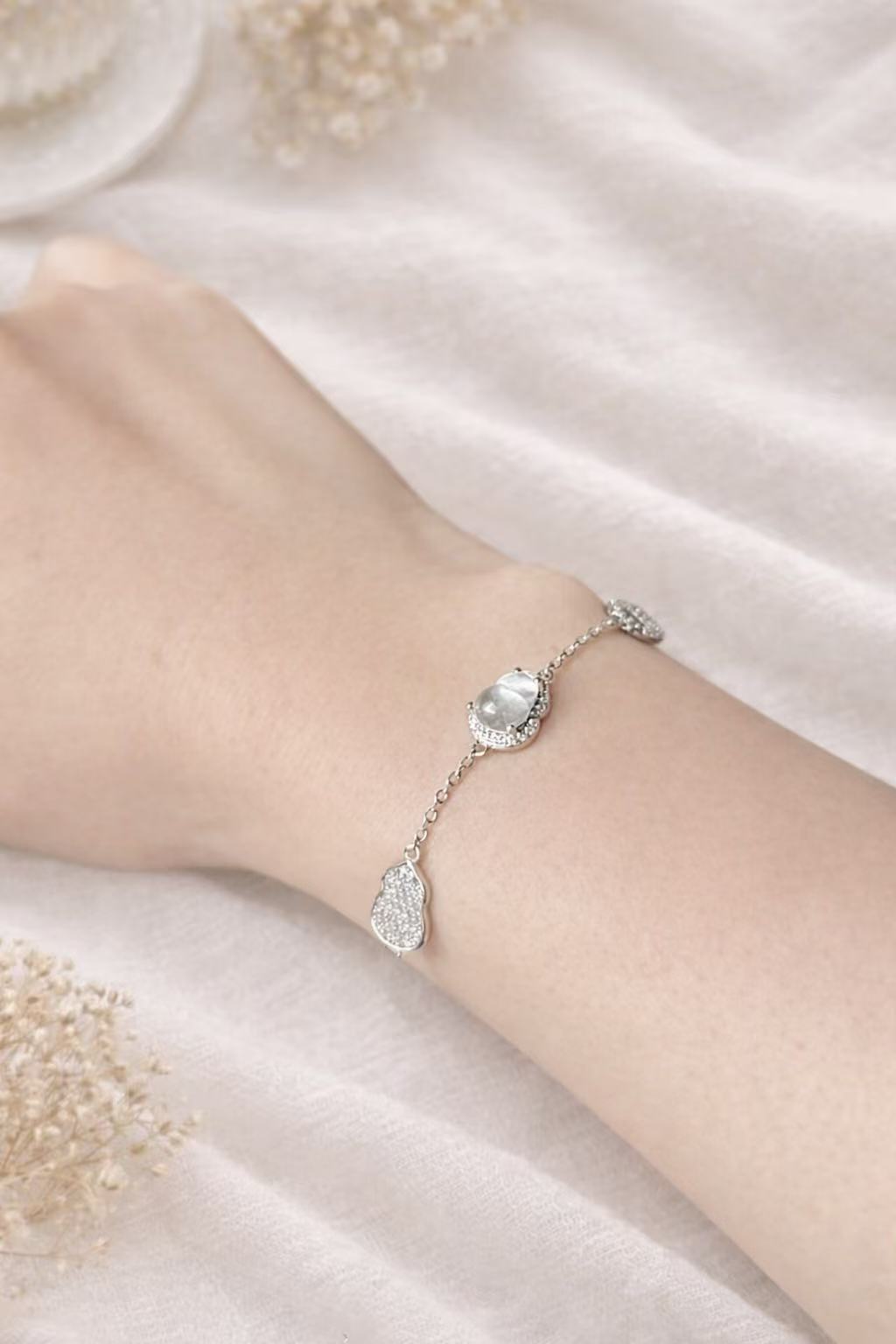 冰白葫芦手链|Icy White Gourd Bracelet